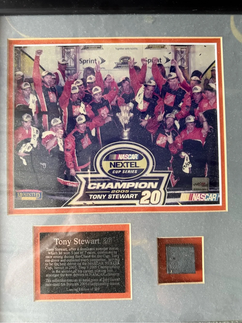 Tony Stewart #20 2005 NASCAR Nextel Cup Champion Framed‎ Race tire display